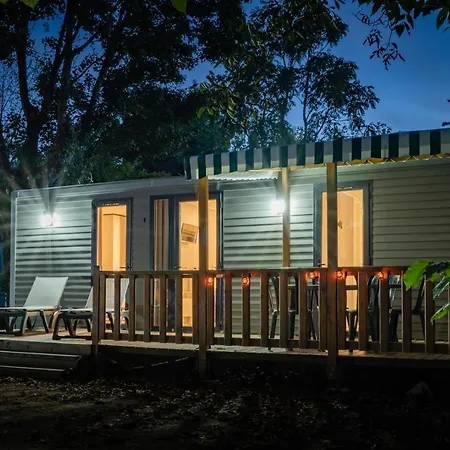 Camping Le Perpetuum **** * Domme